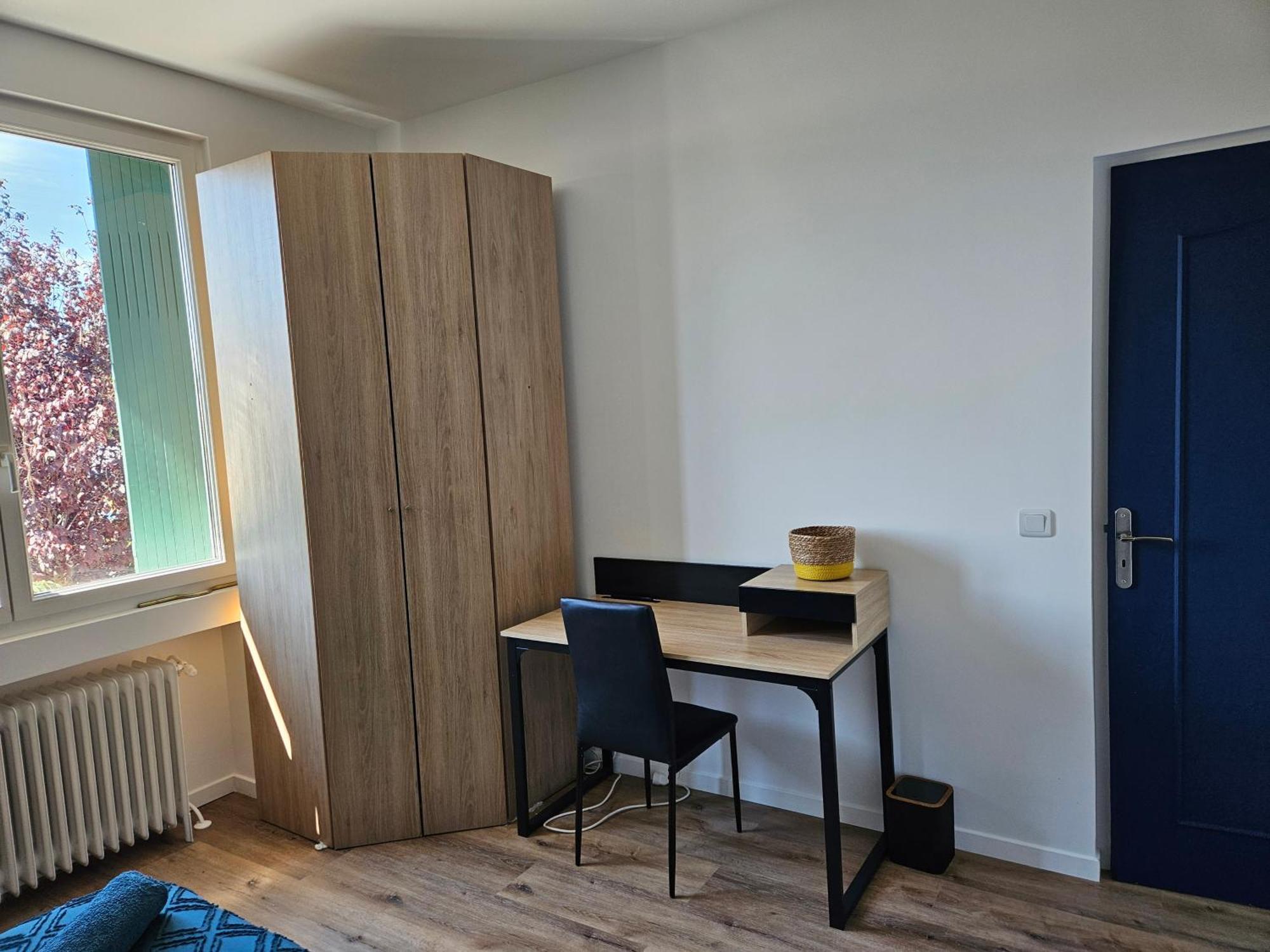 Maison Spacieuse Privatisee Ou A La Chambre - Places De Parking Saint-Michel  Ngoại thất bức ảnh