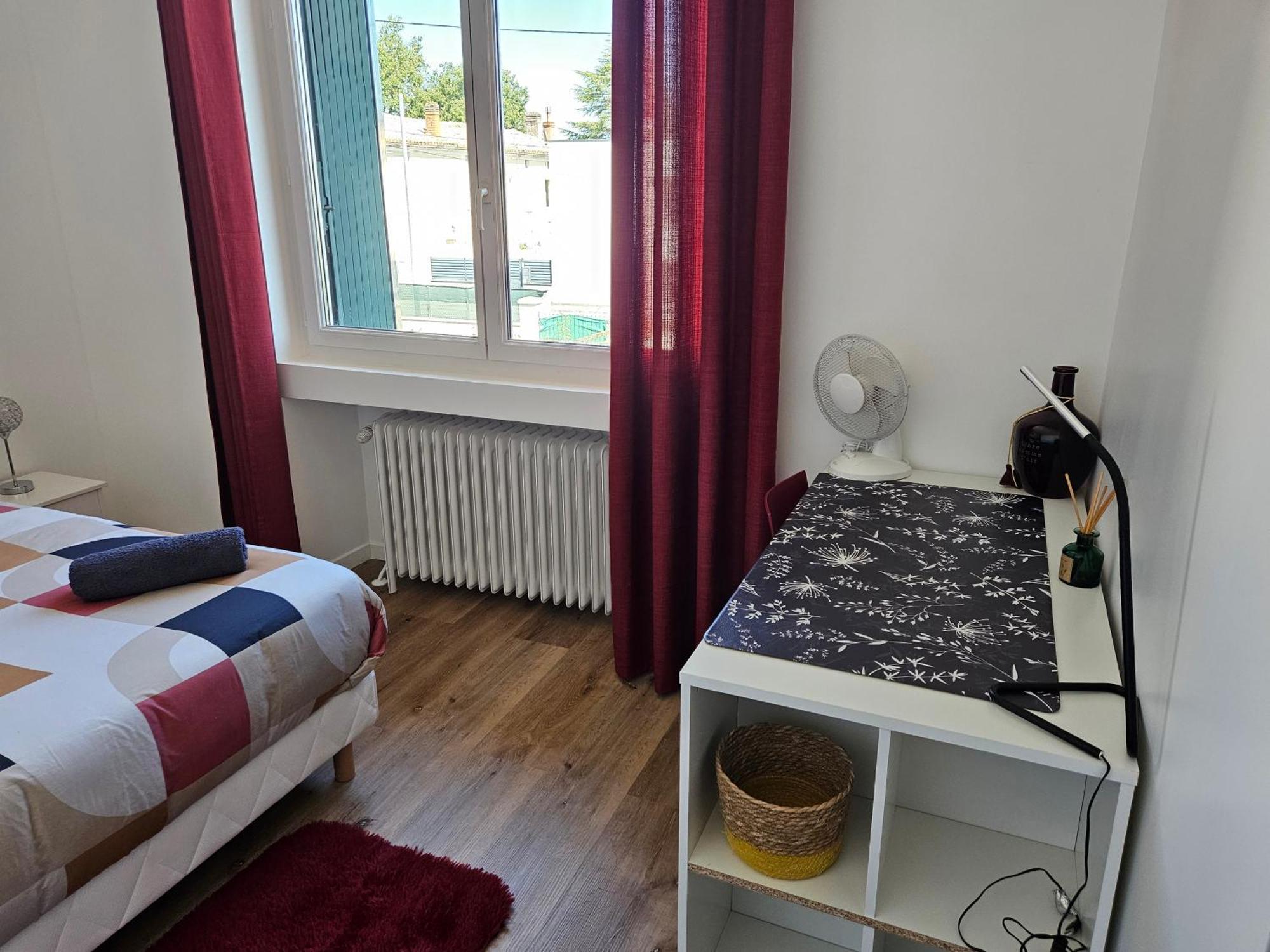 Maison Spacieuse Privatisee Ou A La Chambre - Places De Parking Saint-Michel  Ngoại thất bức ảnh